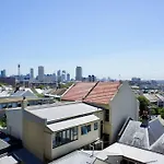 1 Bedroom Apartment In Paddington With Beautiful View